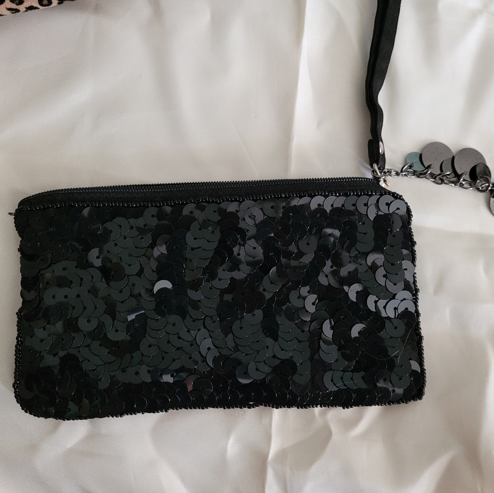 Sequined wristlet Old Navy  Euc